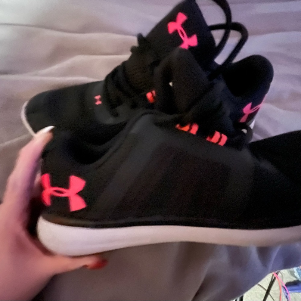 womens size 10 under armour shoes